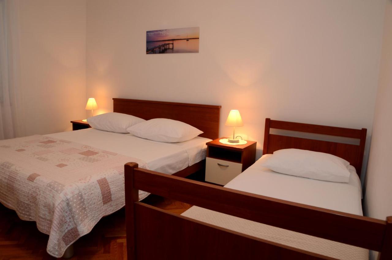 Dvosoban Apartman U Centru Grada 비오그라드나모루 외부 사진
