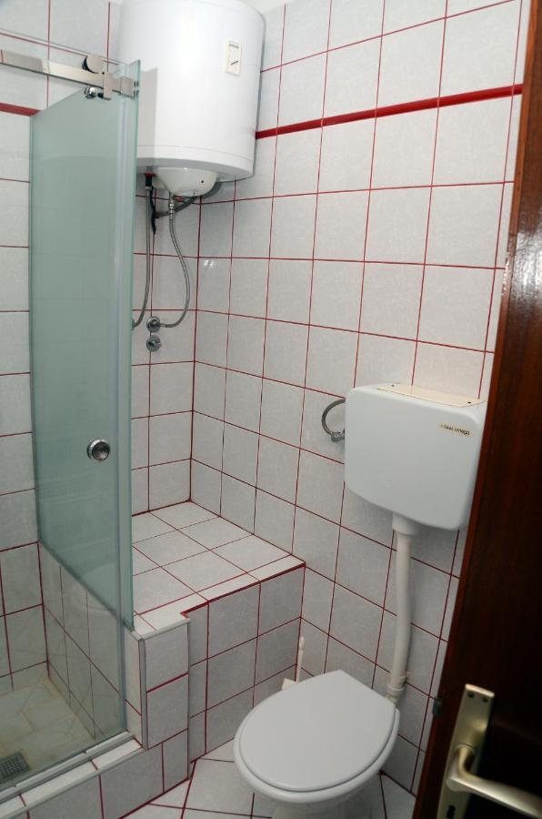 Dvosoban Apartman U Centru Grada 비오그라드나모루 외부 사진