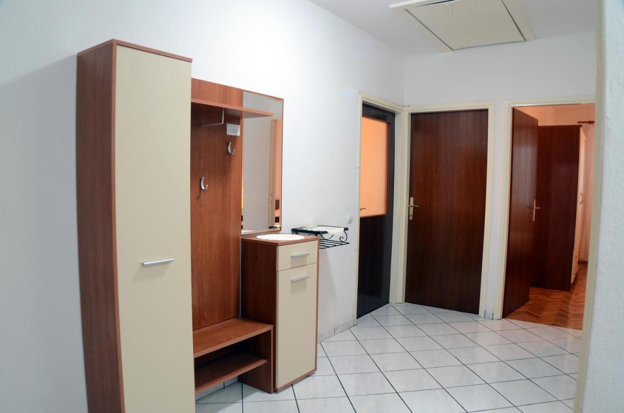 Dvosoban Apartman U Centru Grada 비오그라드나모루 외부 사진