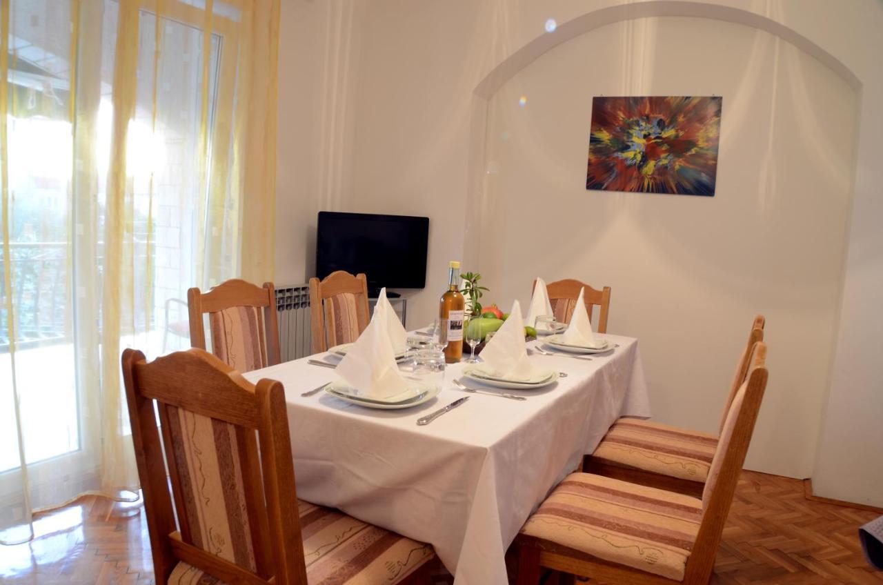 Dvosoban Apartman U Centru Grada 비오그라드나모루 외부 사진